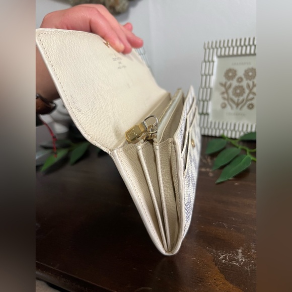 Louis Vuitton Damier Azur Sara Long Wallet - Picture 8 of 17